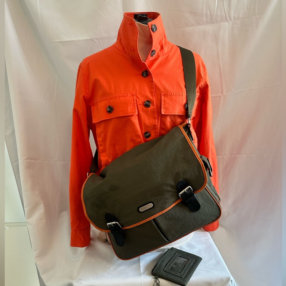 LARGE Baggallini Crossbody Messenger Bag with removable ID wristlet